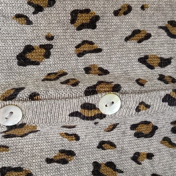 Vintage ZZ SILK  AND cashmere  print   Leopard cardigan  Size L - Picture 3 of 4